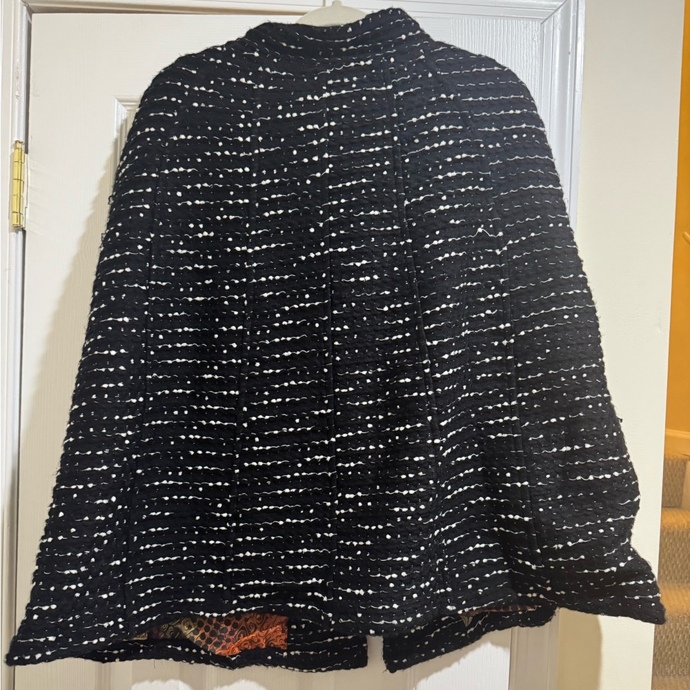 Black/White marled knit poncho L